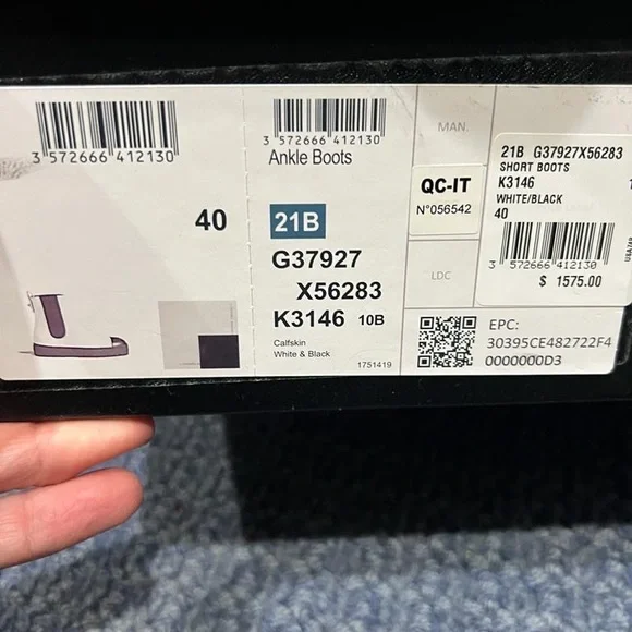 Authentic Chanel booties, worn once , logos on it perfect condition ! - Picture 5 of 11